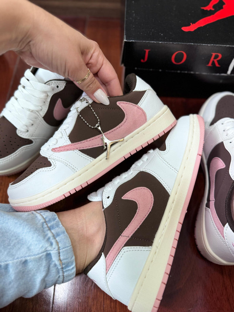 Nike Air Jordan 1 Low x Travis Scott "Shy Pink" - feminino