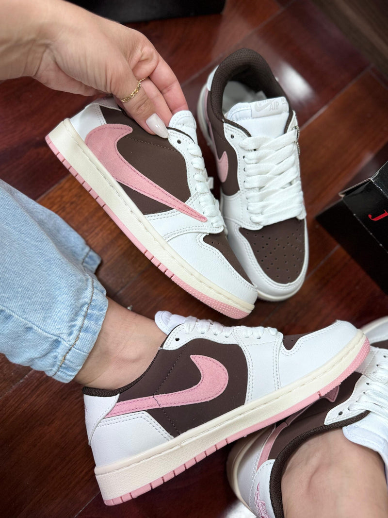 Nike Air Jordan 1 Low x Travis Scott "Shy Pink" - feminino